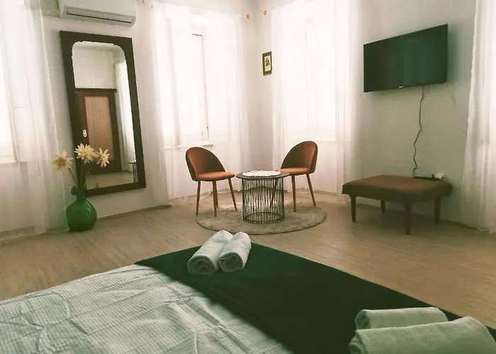 Old Center アパート *